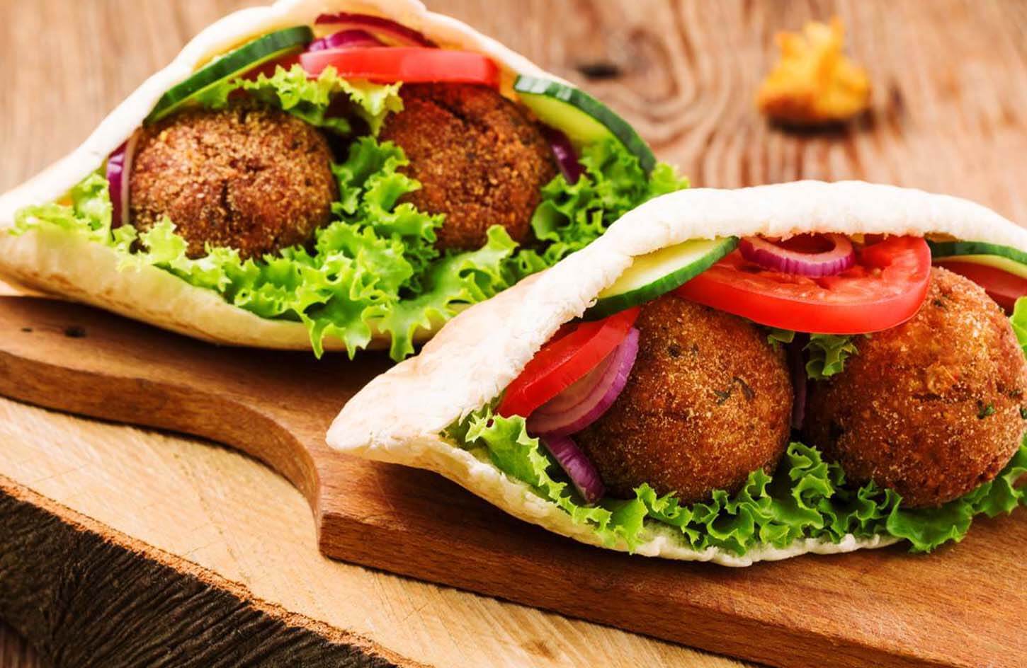 A Foto De La Famosa Hamburguesa Verde De Comida Egipcia A Foto De La Famosa Hamburguesa Verde De Comida Egipcia