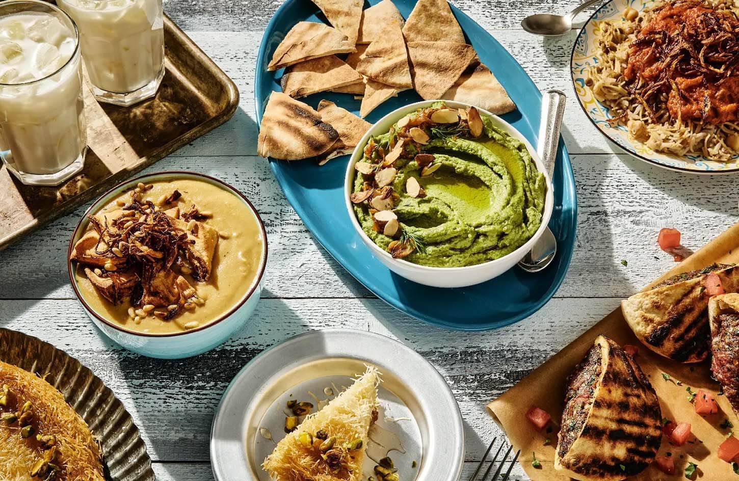 Una Foto De Algunos De Los Famosos Platos Egipcios Una Foto De Algunos De Los Famosos Platos Egipcios